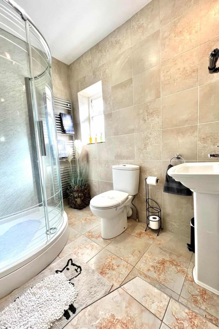 Wharfe View Cottage Ilkley - Shower Room